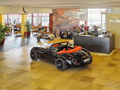 V8 HOTEL MOTORWORLD Region Stuttgart Bild 2